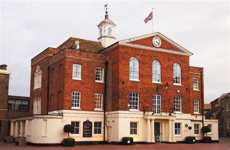 Huntingdon Town City Hall .